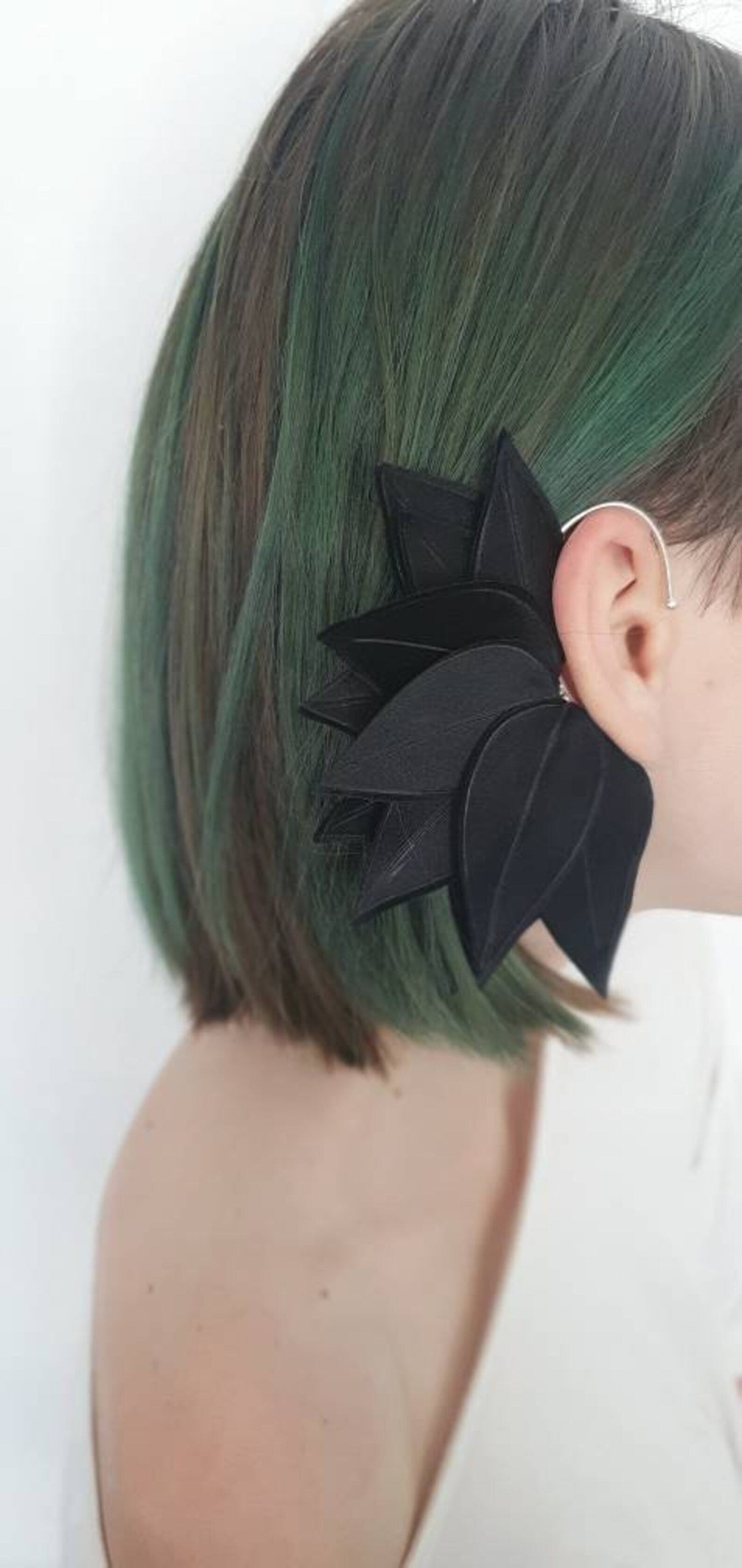 Unique ear climber  with petals, black