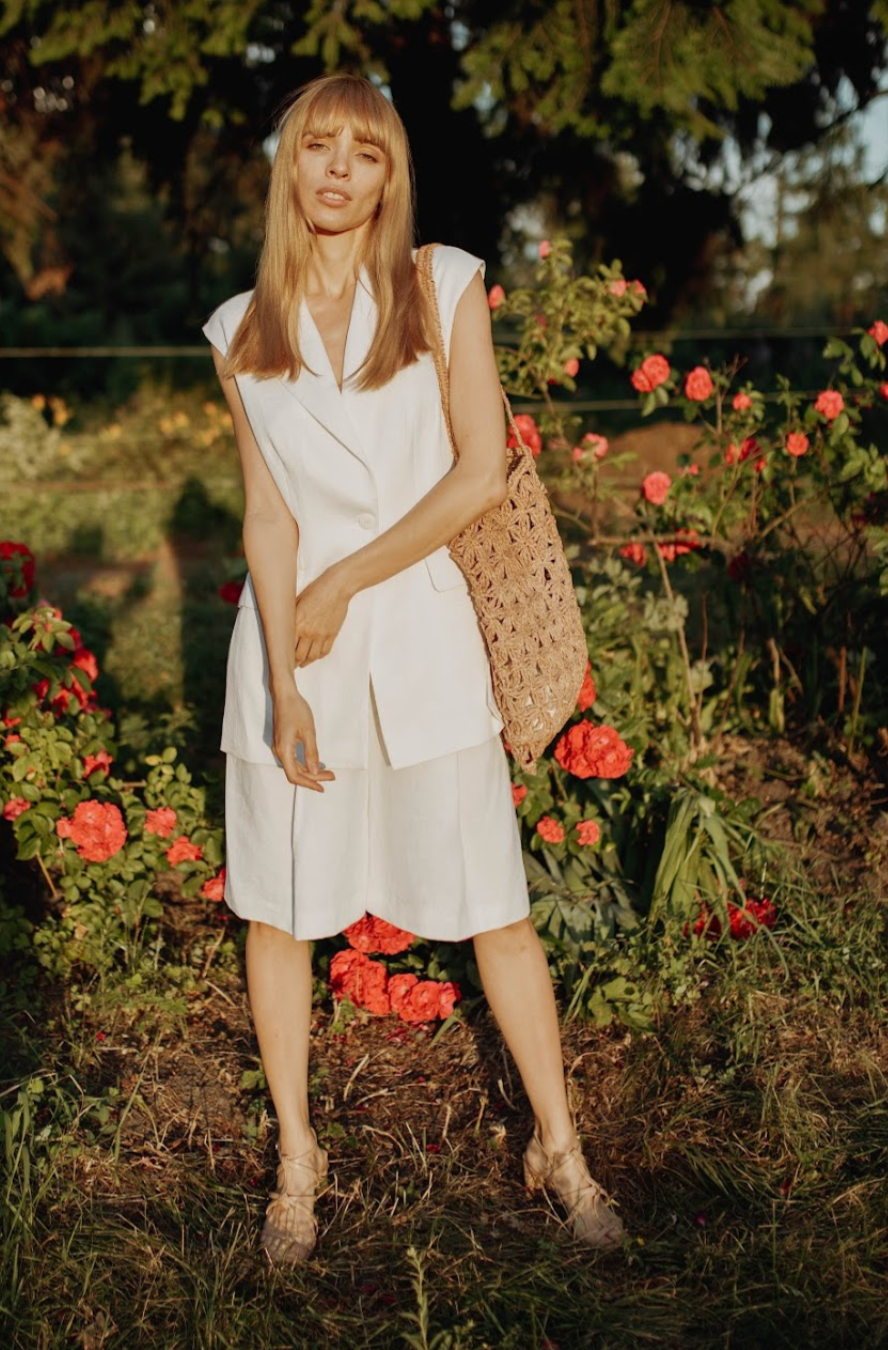 White hemp sleeveless blazer