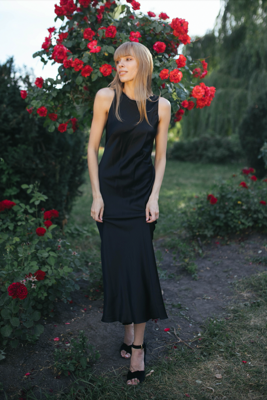 Round neck organic peace silk dress, black or read